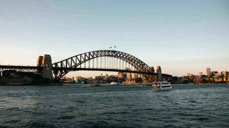 Sydney Harbour Bridge bei Sonnenuntergang
